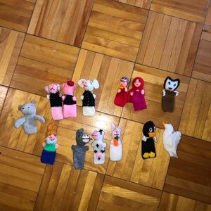 NWOT 12 Colorful Finger crochet Puppet Set for Kids + 1 rhino